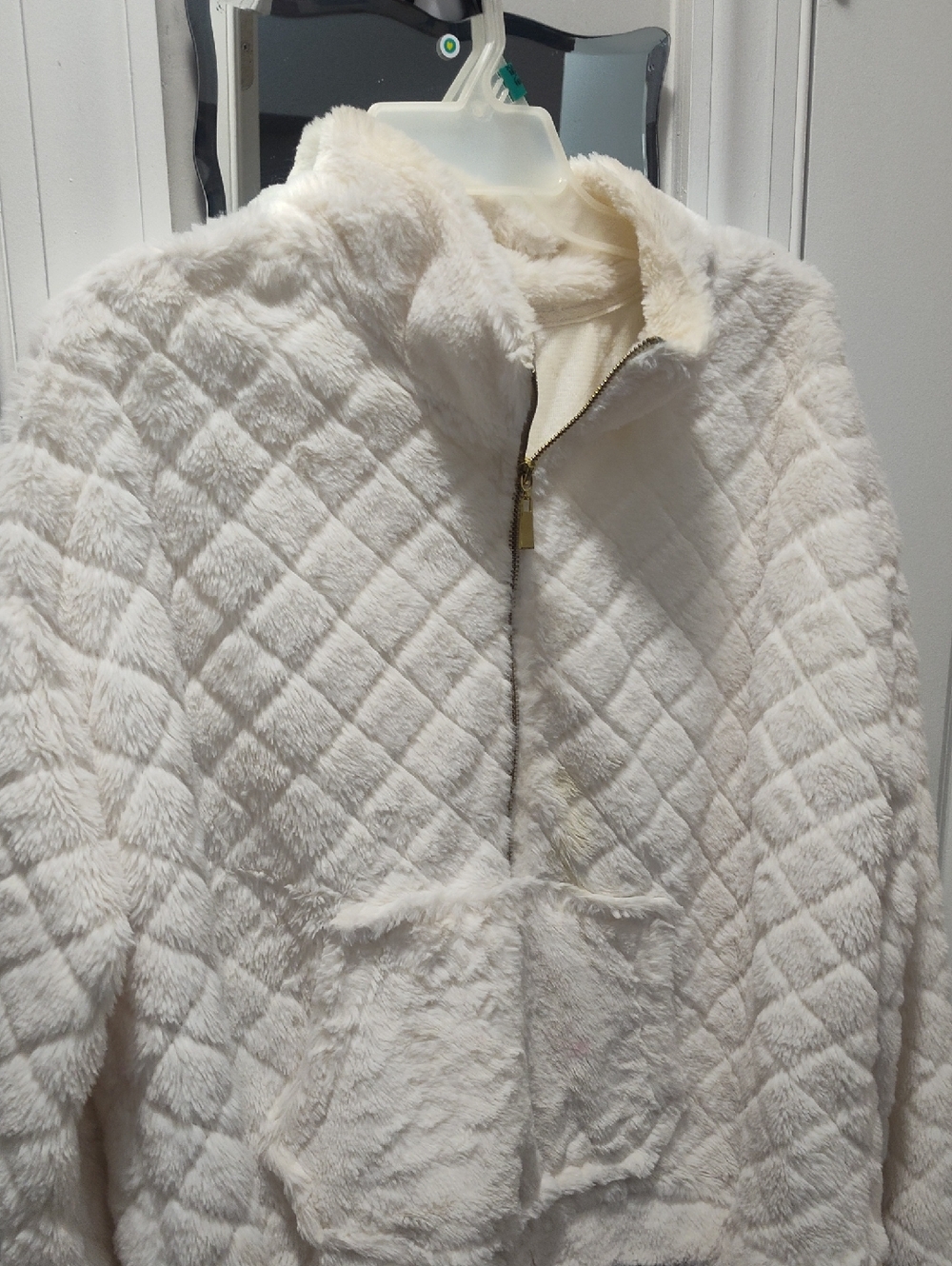 Women's Cream Quilted Faux-Fur Zip Jacket
